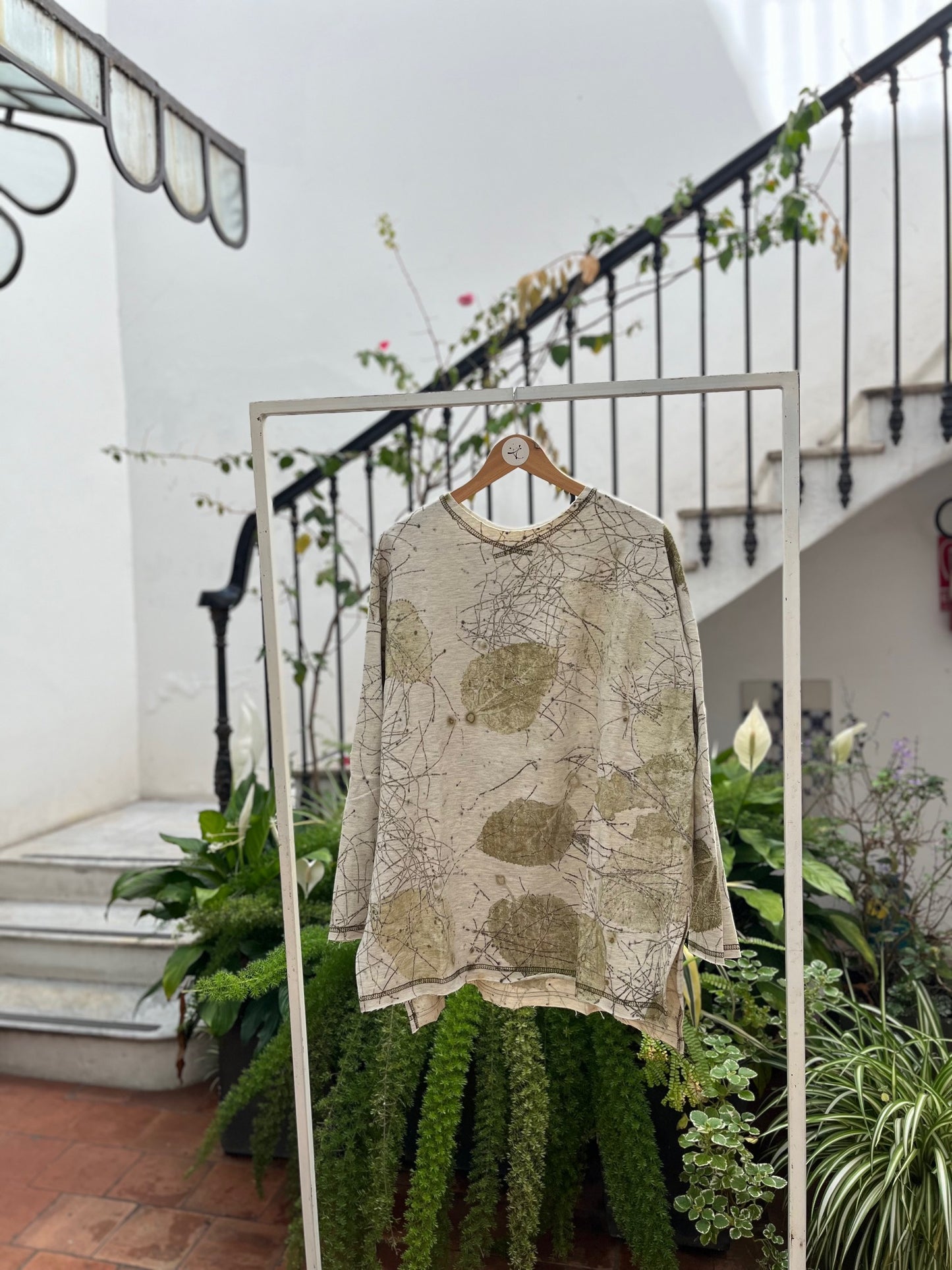 Buzo CASUARINA (fondo gris) *50% OFF*